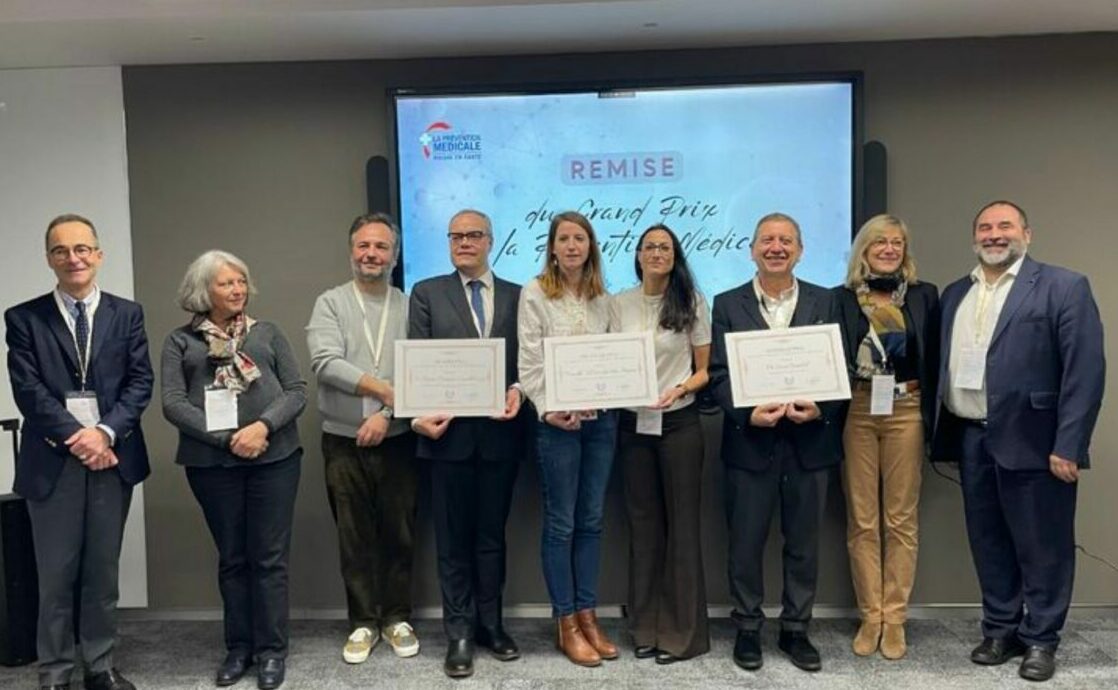 Award Ceremony for the Grand Prize for Medical Prevention 2025 – Dr. Simon Benoliel winner for the Odontoscope® project Award Ceremony for the Grand Prize for Medical Prevention 2025 — Dr. Simon Benoliel winner for the Odontoscope® project